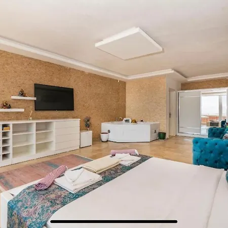 Infinity Kalkan